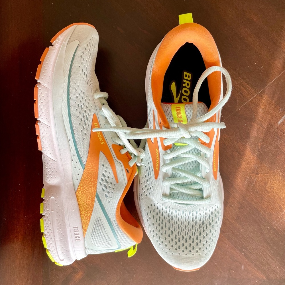 Brooks Trace 3 Women's Running Shoes (Size: 7.5) - Excellent Condition - Picture 9 of 16